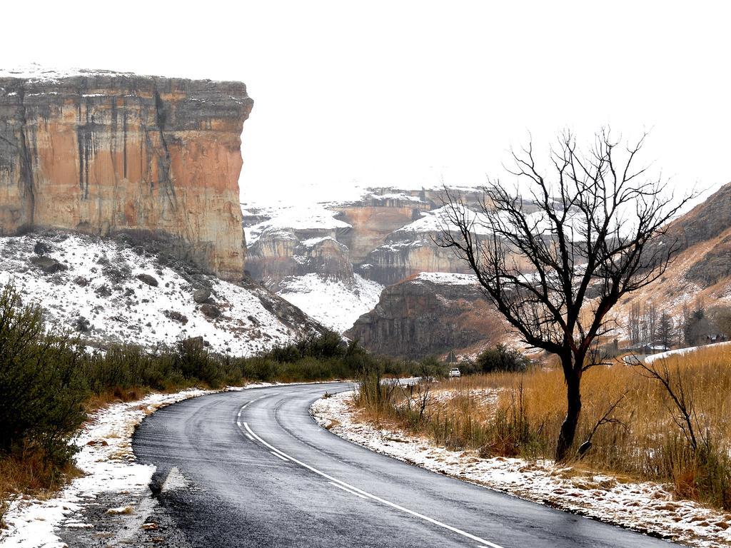Rosewood Corner, Clarens Bed & Breakfast ภายนอก รูปภาพ