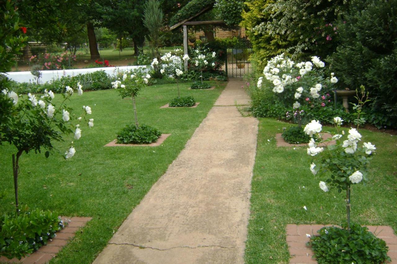Rosewood Corner, Clarens Bed & Breakfast ภายนอก รูปภาพ